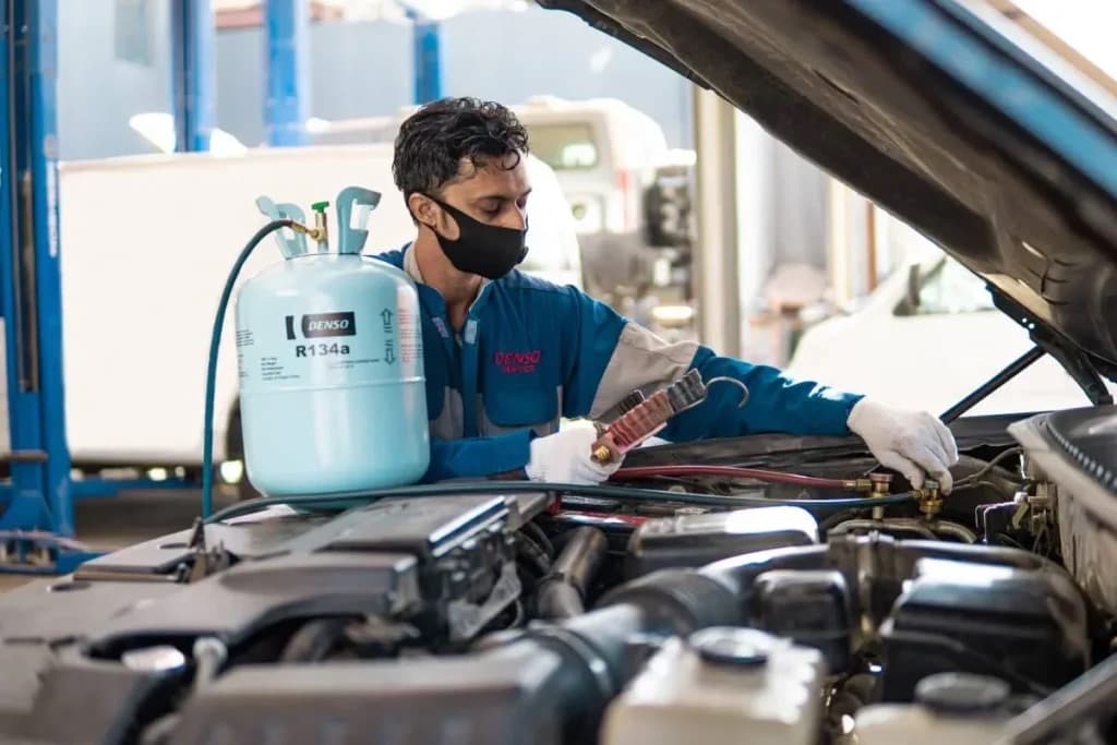 5 Signs You Need a Car AC Regas in Melbourne